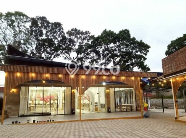 Area Ramai! Komersial Dijual di Parung Kuda untuk Bisnis Luas Bangunan 3750m2 Area Ramai! Komersial Dijual di Parung Kuda untuk Bisnis Luas Bangunan 3750m2