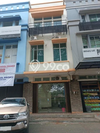 Unit Ruko disewakan di Serpong Tangerang Selatan dengan LT 75m2 / LB 225m2 Unit Ruko disewakan di Serpong Tangerang Selatan dengan LT 75m2 / LB 225m2