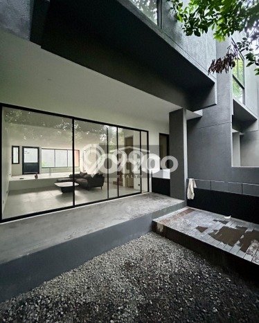 For Sale! Premium House LT 125m2 Desain Modern di Kemang For Sale! Premium House LT 125m2 Desain Modern di Kemang