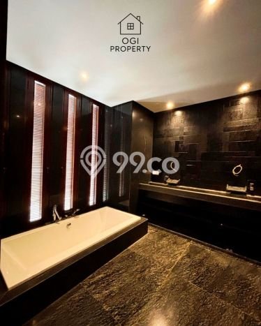 Rumah Luxury Modern Tanpa Renovasi di Pondok Indah Jakarta Selatan Rumah Luxury Modern Tanpa Renovasi di Pondok Indah Jakarta Selatan