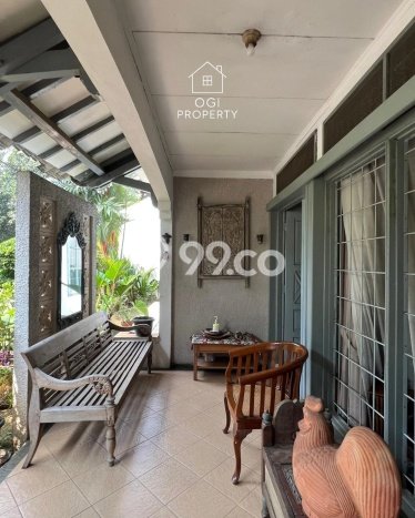 Rumah Elit Modern Tanpa Renovasi di Bintaro Jakarta Selatan Rumah Elit Modern Tanpa Renovasi di Bintaro Jakarta Selatan