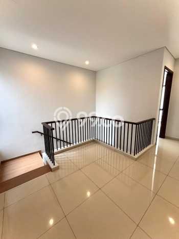 Rumah Kontrakan Jakarta Selatan LT 189m2 LB 191m2 Kawasan Lebak Bulus Rumah Kontrakan Jakarta Selatan LT 189m2 LB 191m2 Kawasan Lebak Bulus