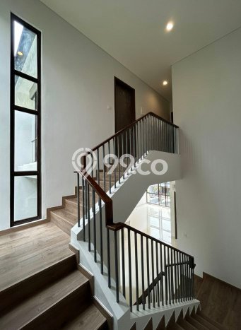 Ready to Use! Premium House LT 228m2 Desain Modern di Lebak Bulus Ready to Use! Premium House LT 228m2 Desain Modern di Lebak Bulus