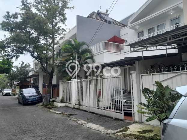 Hunian Elit LB 150m2 Siap Pakai Desain Elegan di Bintaro, Tangerang Selatan Hunian Elit LB 150m2 Siap Pakai Desain Elegan di Bintaro, Tangerang Selatan