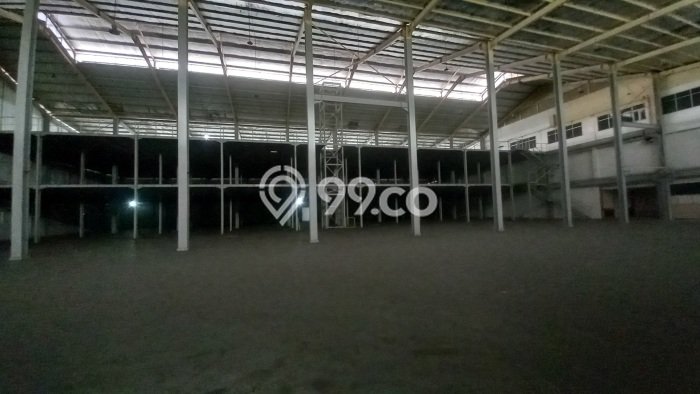 Area Ramai! Gudang Dijual di Cibitung untuk Bisnis Luas Bangunan 9736m2 Area Ramai! Gudang Dijual di Cibitung untuk Bisnis Luas Bangunan 9736m2