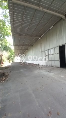 Area Ramai! Gudang Dijual di Cibitung untuk Bisnis Luas Bangunan 9736m2 Area Ramai! Gudang Dijual di Cibitung untuk Bisnis Luas Bangunan 9736m2