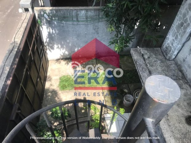 Dijual Rumah 6 Kamar Lokasi Strategis Nyaman dan Strategis di Kramat Jati Dijual Rumah 6 Kamar Lokasi Strategis Nyaman dan Strategis di Kramat Jati