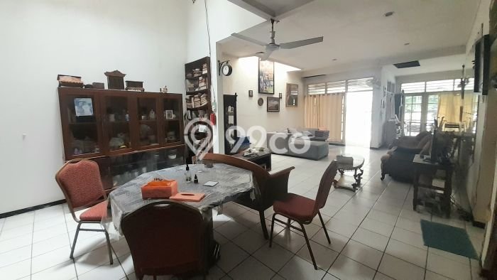 Ready to Use! Luxury House LT 250m2 Desain Elegan di Bintaro Ready to Use! Luxury House LT 250m2 Desain Elegan di Bintaro