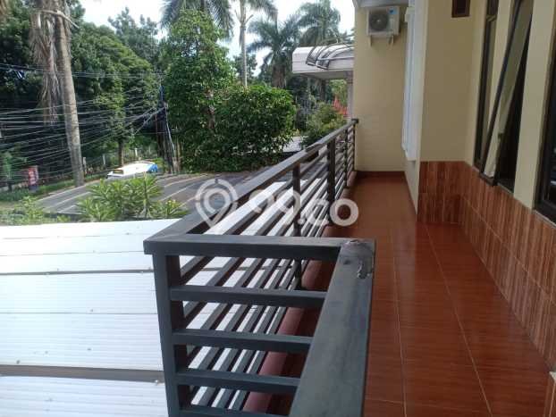 Ready to Use! Premium House LT 300m2 Desain Elegan di Cibubur Ready to Use! Premium House LT 300m2 Desain Elegan di Cibubur