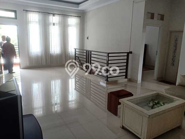 Ready to Use! Premium House LT 300m2 Desain Elegan di Cibubur Ready to Use! Premium House LT 300m2 Desain Elegan di Cibubur