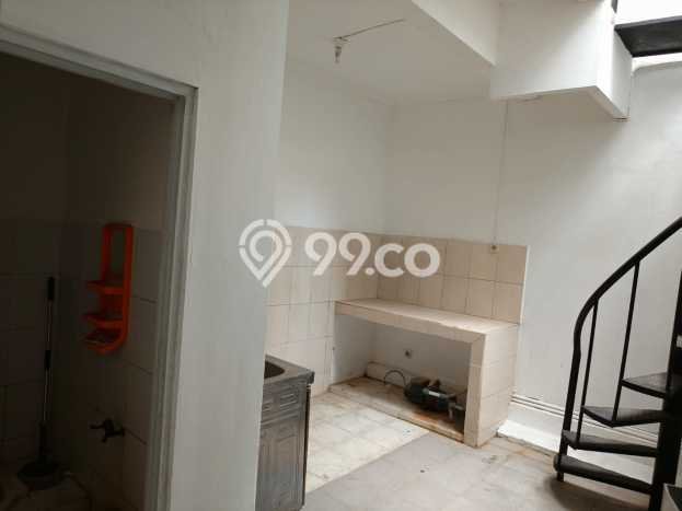Rumah Luas Asri 3 KT Siap Pakai di Raffles Hills Jakarta Timur Rumah Luas Asri 3 KT Siap Pakai di Raffles Hills Jakarta Timur