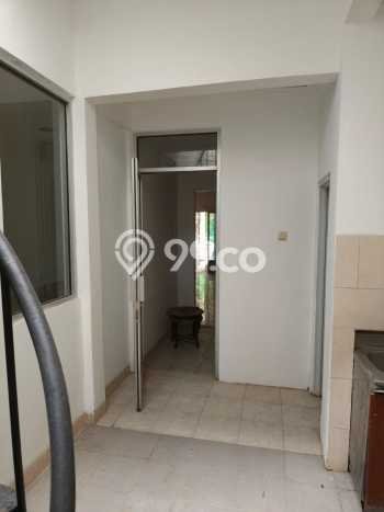 Rumah Luas Asri 3 KT Siap Pakai di Raffles Hills Jakarta Timur Rumah Luas Asri 3 KT Siap Pakai di Raffles Hills Jakarta Timur