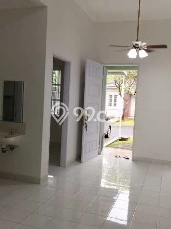 Rumah sewa siap huni 2 KT di Kota Wisata, Jakarta Timur Rumah sewa siap huni 2 KT di Kota Wisata, Jakarta Timur