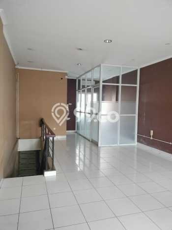 FOR RENT! Ruko di Kota Wisata Cocok untuk Bisnis 100m2 FOR RENT! Ruko di Kota Wisata Cocok untuk Bisnis 100m2