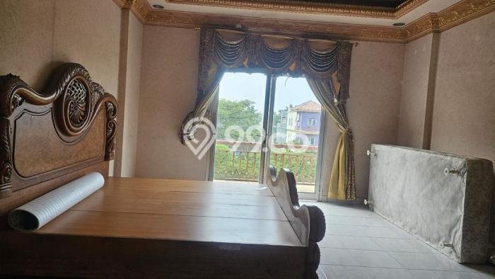 Unit Ruko Dijual di Cengkareng Jakarta Barat Luas Tanah 67m2, Luas Bangunan 236m2 Unit Ruko Dijual di Cengkareng Jakarta Barat Luas Tanah 67m2, Luas Bangunan 236m2