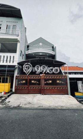 For Sale Rumah 6 Kamar Lokasi Ideal Bagus dan Strategis di Gubeng For Sale Rumah 6 Kamar Lokasi Ideal Bagus dan Strategis di Gubeng