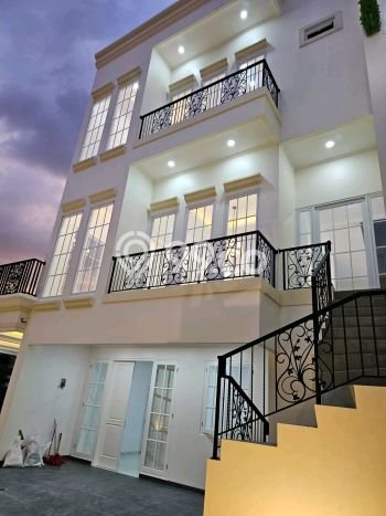 For Sale! Premium House LT 96m2 Desain Elegan di Pulomas For Sale! Premium House LT 96m2 Desain Elegan di Pulomas