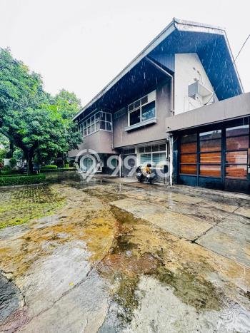 Rumah Mewah Siap Huni LT 1165m2 di Kebayoran Baru, Jakarta Selatan Rumah Mewah Siap Huni LT 1165m2 di Kebayoran Baru, Jakarta Selatan