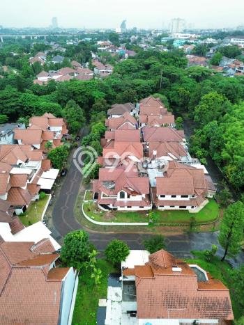 Rumah Elit Akses Strategis di Jakarta Selatan Unfurnished Rumah Elit Akses Strategis di Jakarta Selatan Unfurnished
