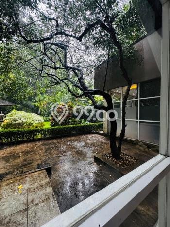 Rumah Mewah Siap Huni LT 1165m2 di Kebayoran Baru, Jakarta Selatan Rumah Mewah Siap Huni LT 1165m2 di Kebayoran Baru, Jakarta Selatan