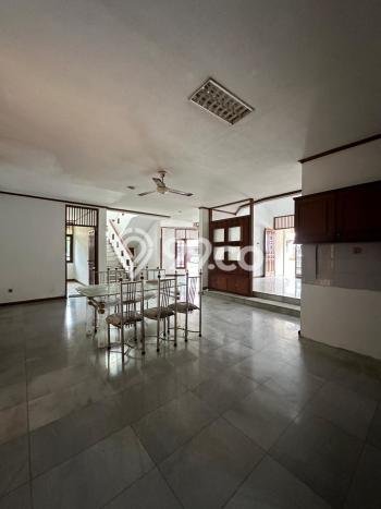 Rumah Elit Akses Strategis di Jakarta Selatan Unfurnished Rumah Elit Akses Strategis di Jakarta Selatan Unfurnished