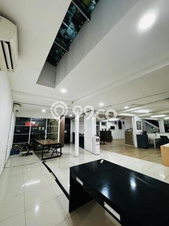 Rumah Mewah Siap Huni LT 1165m2 di Kebayoran Baru, Jakarta Selatan Rumah Mewah Siap Huni LT 1165m2 di Kebayoran Baru, Jakarta Selatan