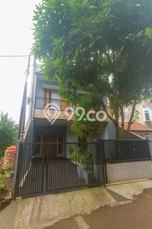 Rumah Modern Cantik 8 Kamar Siap Huni di Jatinangor Rumah Modern Cantik 8 Kamar Siap Huni di Jatinangor