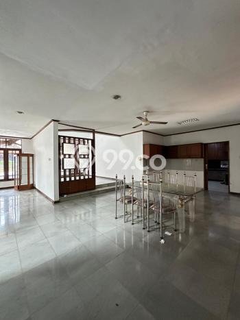 Rumah Elit Akses Strategis di Jakarta Selatan Unfurnished Rumah Elit Akses Strategis di Jakarta Selatan Unfurnished