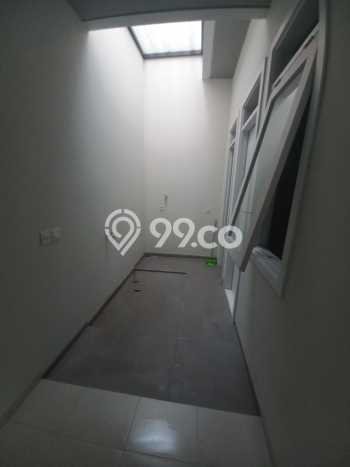 LIMITED OFFER! Rumah Premium area Sektor 9-Bintaro, LT 180m² LB 160m² LIMITED OFFER! Rumah Premium area Sektor 9-Bintaro, LT 180m² LB 160m²