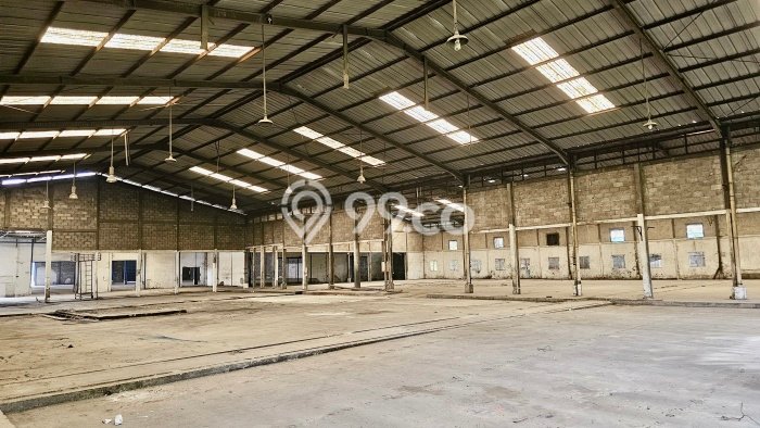 AREA TERSIBUK! Gudang di , Luas 10185m2m², Pusat Bisnis AREA TERSIBUK! Gudang di , Luas 10185m2m², Pusat Bisnis