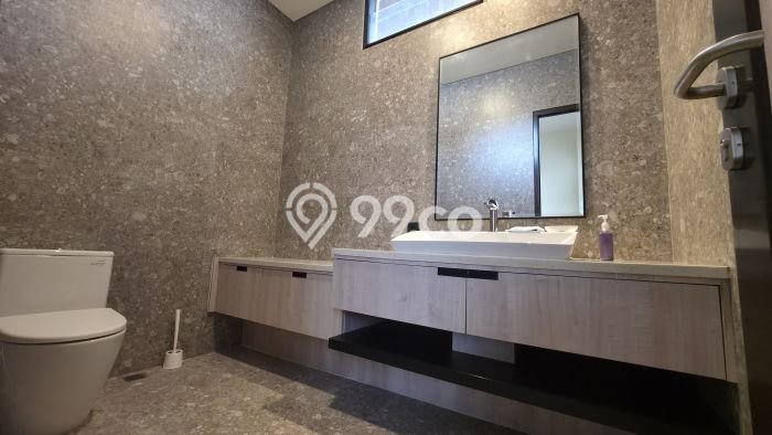 Rumah Mewah LB 300m2 Siap Pakai Desain Elegan di BSD, Tangerang Rumah Mewah LB 300m2 Siap Pakai Desain Elegan di BSD, Tangerang