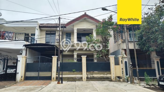 For Sale! Luxury House LT 200m2 Desain Elegan di Harapan Indah For Sale! Luxury House LT 200m2 Desain Elegan di Harapan Indah