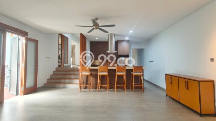 Rumah Luxury Modern Siap Huni di Pondok Kelapa Jakarta Timur Rumah Luxury Modern Siap Huni di Pondok Kelapa Jakarta Timur