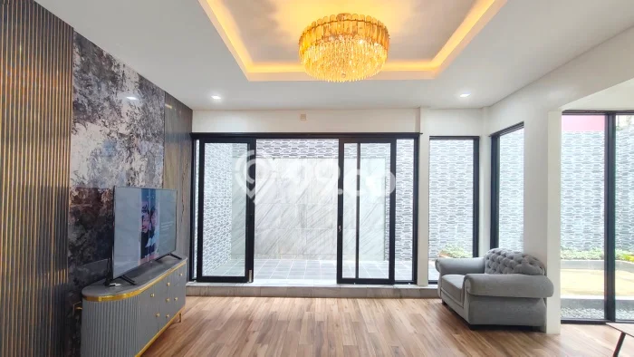 Dijual Rumah Luas Elegan Dengan View Eksklusif di Bambu Apus, Jakarta Timur Dijual Rumah Luas Elegan Dengan View Eksklusif di Bambu Apus, Jakarta Timur