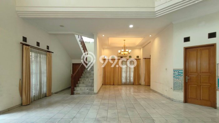 For Sale! Premium House LT 605m2 Desain Elegan di Pulogebang For Sale! Premium House LT 605m2 Desain Elegan di Pulogebang
