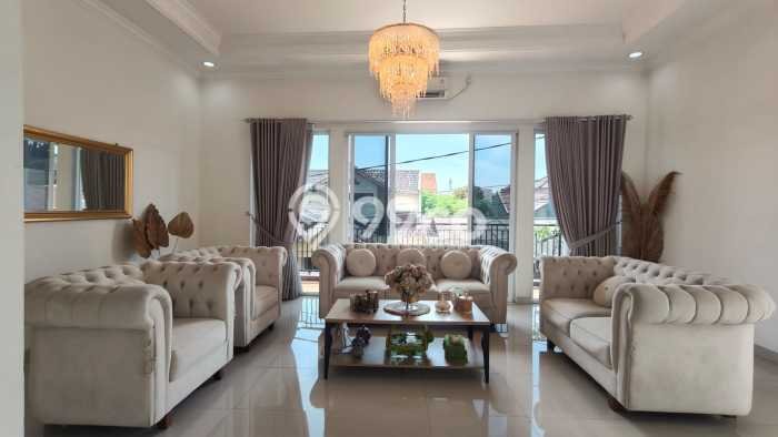 Rumah Mewah LB 470m2 Siap Pakai Desain Elegan di Jatibening, Bekasi Rumah Mewah LB 470m2 Siap Pakai Desain Elegan di Jatibening, Bekasi