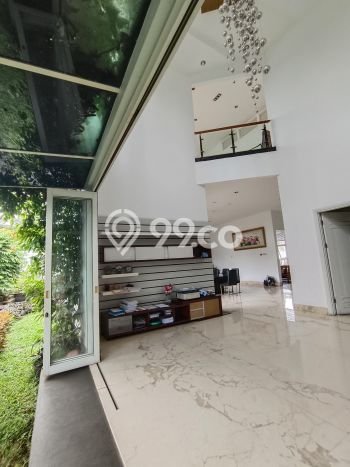 Rumah Mewah LB 800m2 Siap Huni Desain Elegan di BSD City, Tangerang Rumah Mewah LB 800m2 Siap Huni Desain Elegan di BSD City, Tangerang