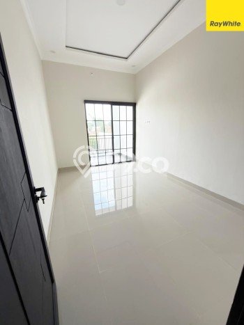 Rumah Luas Asri 5 KT Siap Pakai di Cikupa Citra Raya Tangerang Rumah Luas Asri 5 KT Siap Pakai di Cikupa Citra Raya Tangerang
