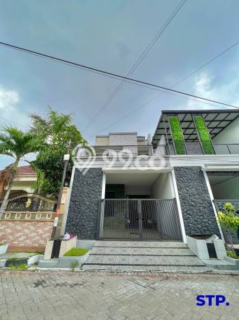 Jual Segera Rumah LB 200m² di Lokasi Strategis, Surabaya Jual Segera Rumah LB 200m² di Lokasi Strategis, Surabaya