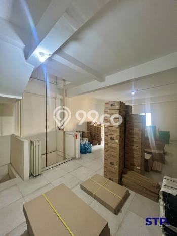 FOR RENT! Ruko di Surabaya Kota Cocok untuk Bisnis 190m2 FOR RENT! Ruko di Surabaya Kota Cocok untuk Bisnis 190m2