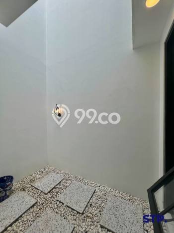 Ready to Use! Luxury House LT 143m2 Desain Modern di Surabaya Kota Ready to Use! Luxury House LT 143m2 Desain Modern di Surabaya Kota