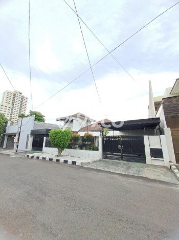 Rumah Elit Modern Siap Huni di Surabaya Kota Surabaya Rumah Elit Modern Siap Huni di Surabaya Kota Surabaya