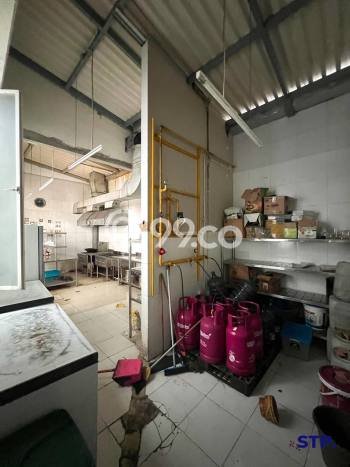 Ruko untuk Disewa di Pusat Surabaya Luas Bangunan 200m2 Ruko untuk Disewa di Pusat Surabaya Luas Bangunan 200m2