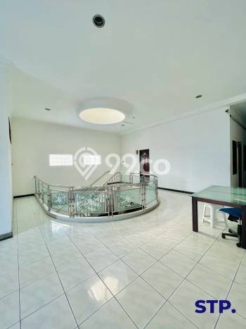 Kost Dijual di Surabaya Kota dengan 17 KT dan Luas 744m2 Kost Dijual di Surabaya Kota dengan 17 KT dan Luas 744m2