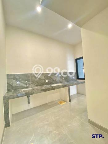 Rumah Luxury Modern Tanpa Renovasi di Citraland Surabaya Rumah Luxury Modern Tanpa Renovasi di Citraland Surabaya