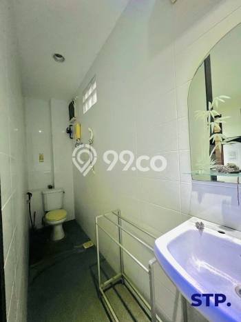 Kost Dijual di Surabaya Kota dengan 17 KT dan Luas 744m2 Kost Dijual di Surabaya Kota dengan 17 KT dan Luas 744m2