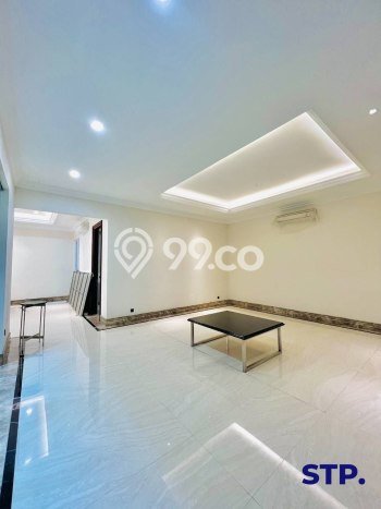 Rumah Akses Mudah area , Surabaya, Luas 345m2m² LB 600m2m² Rumah Akses Mudah area , Surabaya, Luas 345m2m² LB 600m2m²