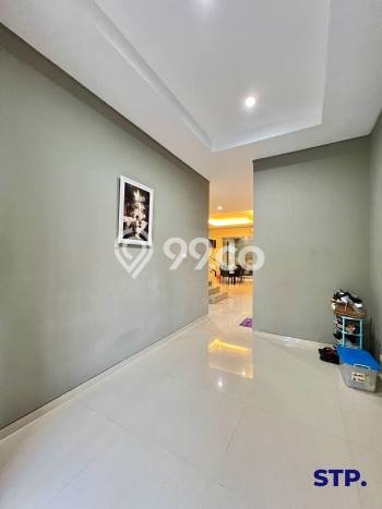 Rumah Luxury Modern Tanpa Renovasi di Citraland Surabaya Rumah Luxury Modern Tanpa Renovasi di Citraland Surabaya