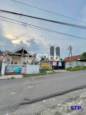 Unit Komersial Dijual di Surabaya LT 520m2 & LB 102m2 Unit Komersial Dijual di Surabaya LT 520m2 & LB 102m2