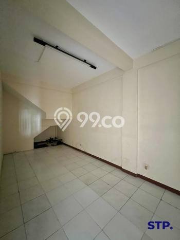 LOKASI SUPER STRATEGIS! Ruko di Graha, Luas 180m², Ramai Pengunjung LOKASI SUPER STRATEGIS! Ruko di Graha, Luas 180m², Ramai Pengunjung